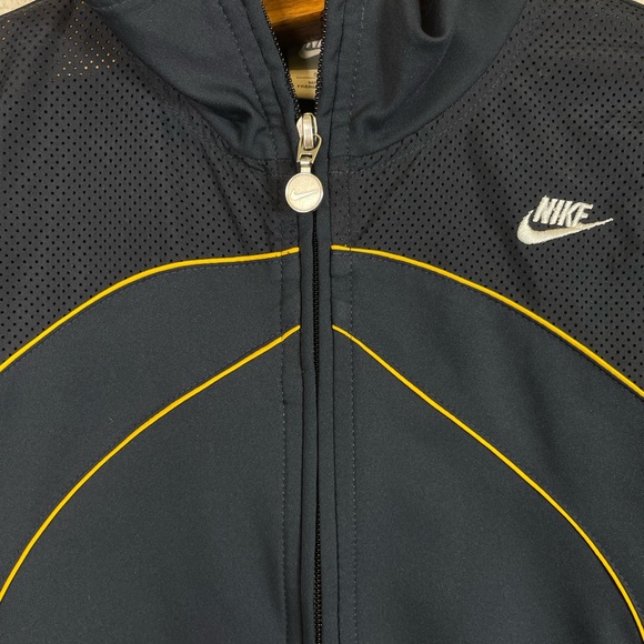 Kids Nike Zip Up Windbreaker - Picture 4 of 8